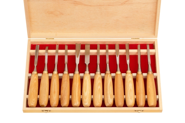 12-PC CARVING CHISEL SET, ASH HANDLE, WOOD CASE