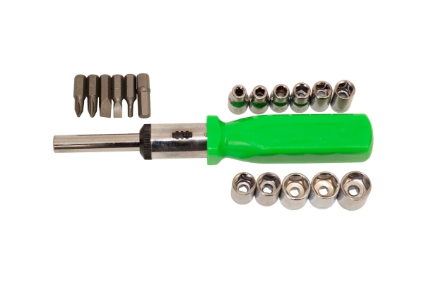 18-PC MAGNETIC S/D & SOCKET SET